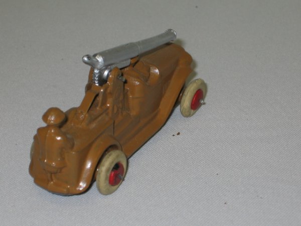 BARCLAY SOLDIERS AND GUN TRUCK - 5