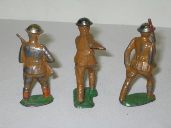 BARCLAY SOLDIERS AND GUN TRUCK - 7