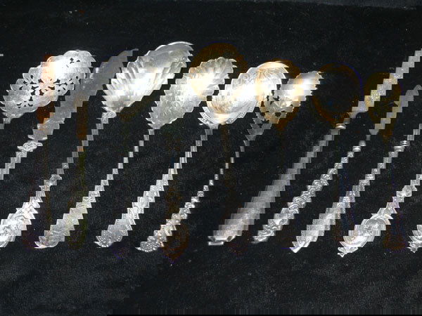 8 PCS. ASSTD. STERLING SERVING PIECES, FILES: 8 PCS. ASSTD. STERLING SERVING PIECES, FILES. ALL BEAUTIFULL ENGRAVED, TWO PIECES W/PORTRAIT MEDALLIONS (THE BUTTER HAS A CRACK HALF WAY THROUGH); THERE ARE PIERCED PIECES; THE FILE HAS BROKEN OFF TIP