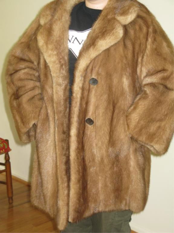 MINK 3/4 LENGTH JACKET. LIGHT BROWN: MINK 3/4 LENGTH JACKET. LIGHT BROWN. APP. SIZE: 12-14. GC