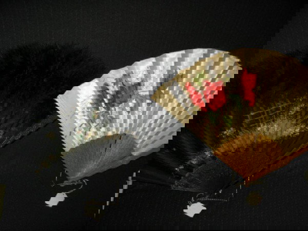 2 VICTORIAN FANS, 1 W/OSTRICH FEATHERS, 1 ROSES: 2 VICTORIAN FANS, 1 WITH OSTRICH FEATHERS, 1 W/HAND-PAINTED ROSES. BOTH IN EC