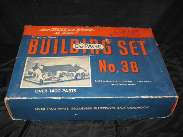 DUPAGE VINYLITE PLASTIC BUILDING SET, NO. 3B: DUPAGE VINYLITE PLASTIC BUILDING SET, NO. 3B. IN ORG. BOX.