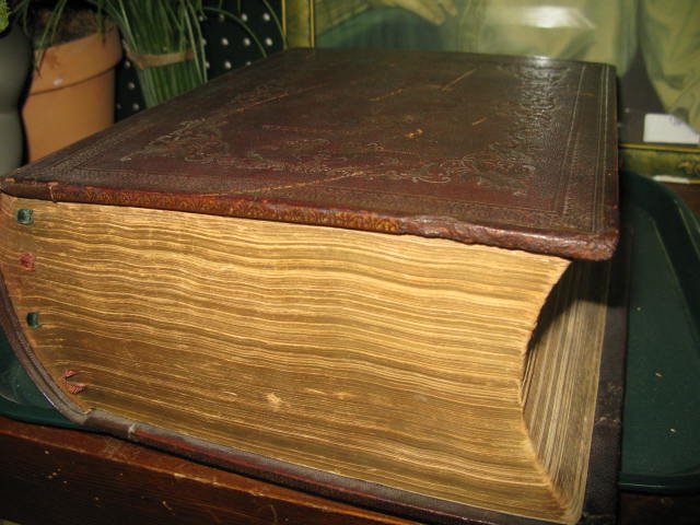 CATHOLIC BIBLE, 1800'S: CATHOLIC BIBLE, 1800'S. VERY LARGE, ILLUSTRATIONS. LEATHER BOUND. GC