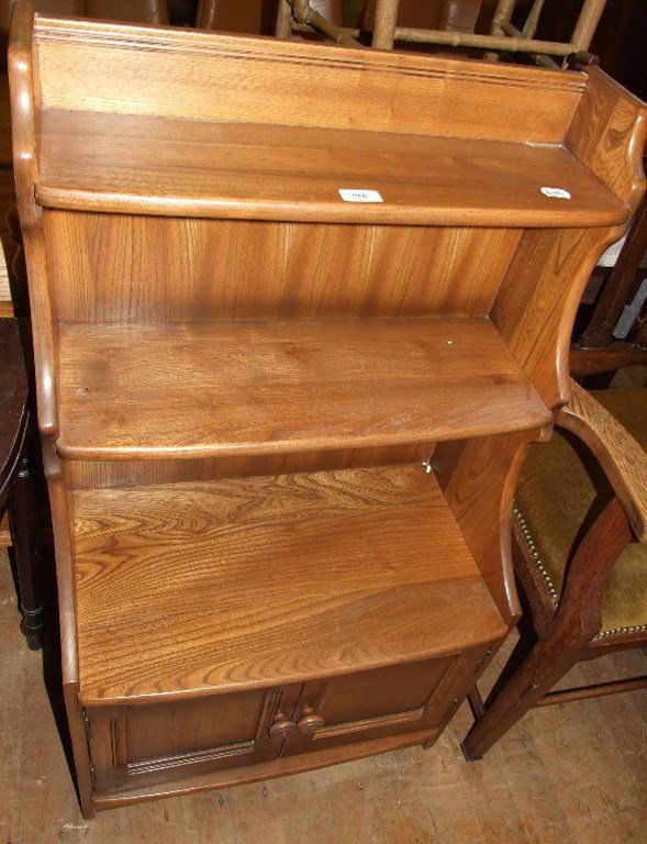 An Ercol bookcase, 61 cm wide: An Ercol bookcase, 61 cm wide