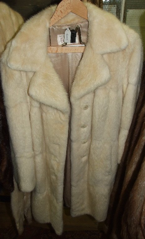 A lady's blond mink fur coat, with a Marguerite,: A lady's blond mink fur coat, with a Marguerite, Farnborough label