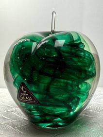 Kerry Glass Hand-Made Emerald Green Apple Paperweight – Ireland