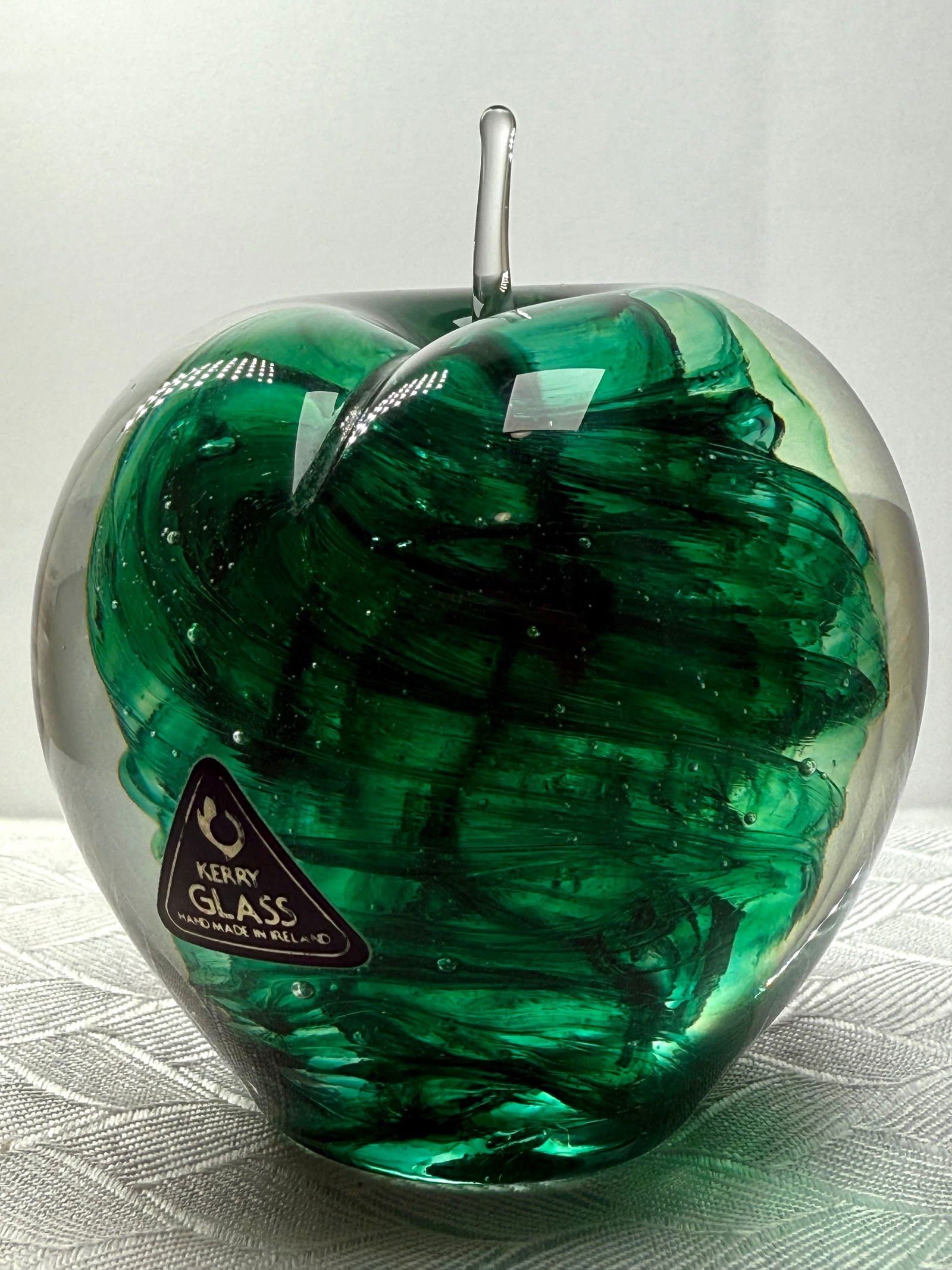 Kerry Glass Hand-Made Emerald Green Apple Paperweight – Ireland (1 of 5)