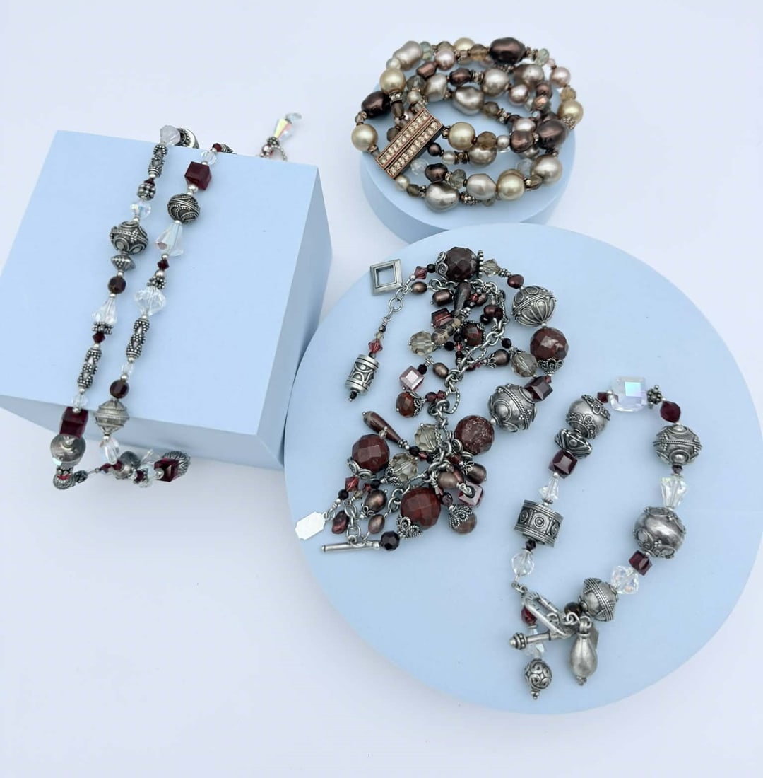 Four-Piece Fashion Jewelry Lot – Two Necklaces & Two Bracelets, Beads & Silver Tone, Tres Jolie (1 of 8)
