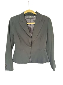 Elie Tahari Women’s Tailored Blazer – Size 8 Formal Classic