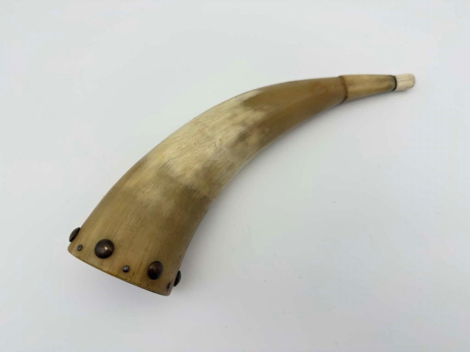 Antique American Powder Horn with Wooden Plug & Tack Decoration, 18th–19th Century (1 of 4)