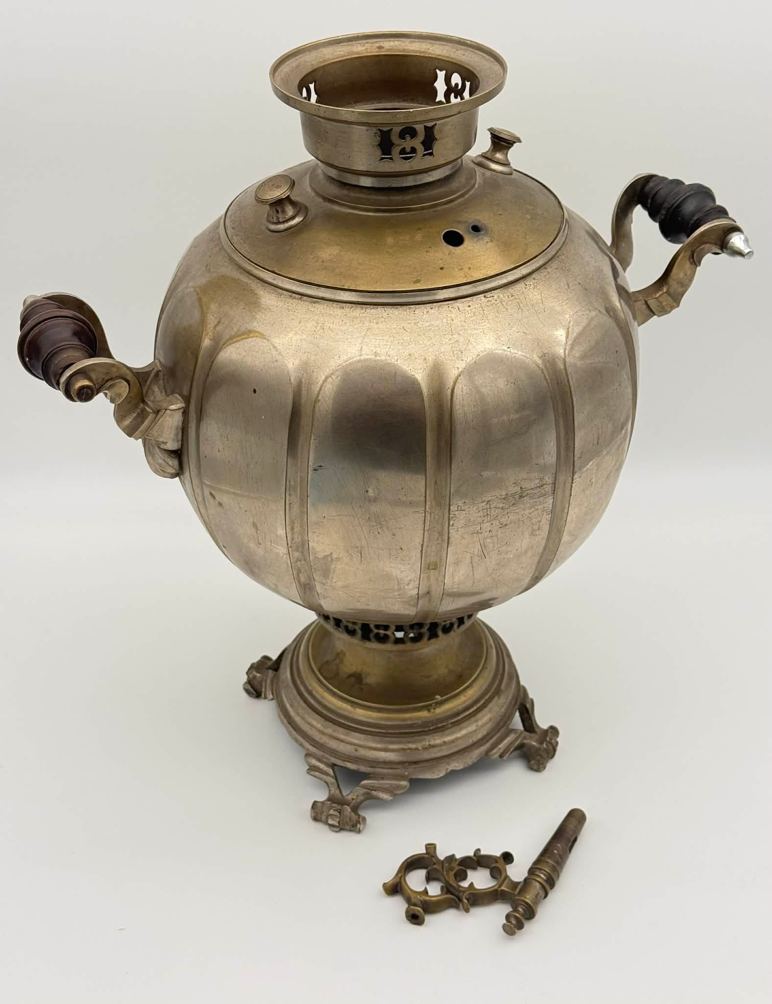 Imperial Russian Brass Samovar – Batashev Factory, Tula, Late 19th / Early 20th Century (1 of 11)