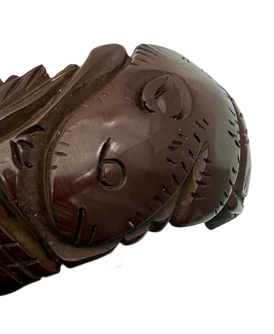 Deeply Carved Figural Catalin Bangle Bracelet, Sculptural Motif, 1930s – New York Studio: Striking vintage Catalin bangle bracelet dating to the 1930s–1940s, featuring an exceptional deeply carved figural design. The bracelet displays a rich, dark caramel-brown tone with subtle transluce