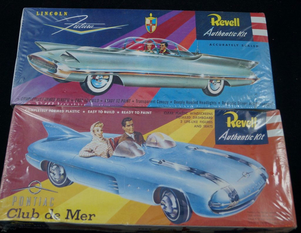 Revell Authentic Kit Models, Pontaic & Lincoln Classic: Vintage Revell Authentic Kit Models of the Pontaic Club de Mer and the Lincoln Futura. Both in original boxes. Boxes are wrapped and we have not opened them.