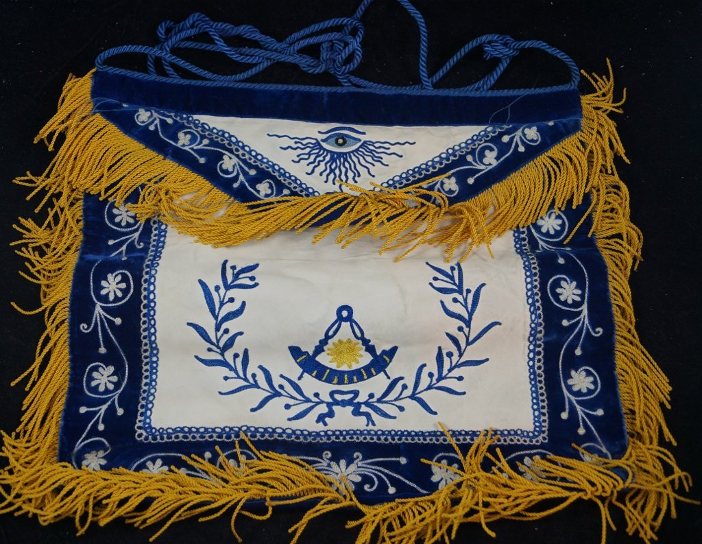 1948 Masonic Embroidered Blue Apron, Phoenicia Lodge: 1948 Masonic Embroidered Blue Apron, Phoenicia Lodge, Detroit MI. 15 x 15" inches. Very good condition. Light wear to material.
