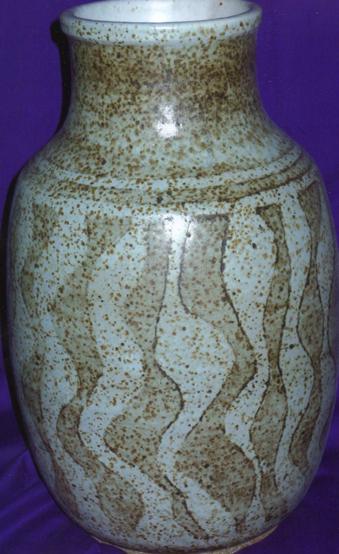 Rare F. Carlton Ball Pottery Vase, Green: Rare F. Carlton Ball Pottery Vase, Green. 13 1/2 inches tall, 8 inches wide. NO chips or cracks. Authentic pottery by Ball. Mid-Century.Ships UPS.