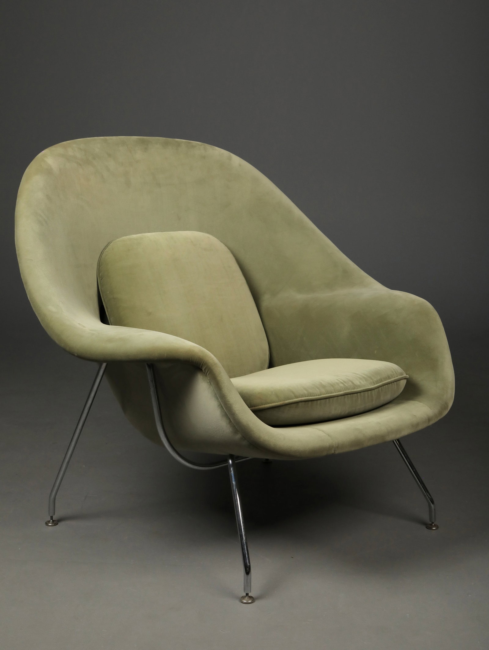 KNOLL WOMB CHAIR: KNOLL WOMB CHAIR by Eero Saarinen, 106cm W approx. sold as seen