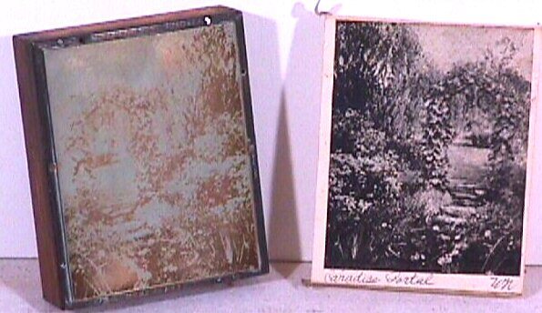 Wallace Nutting - Original Copper Printing Plate: This lot features an original 3x4" copper printing plate for the Wallace Nutting "Paradise Portal" garden scene. Most likely this plate was used in the publication of a Wallace Nutting book. 4.0 Gradi