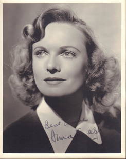 Anna Neagle: Vintage signed 8x10 by the scarce star