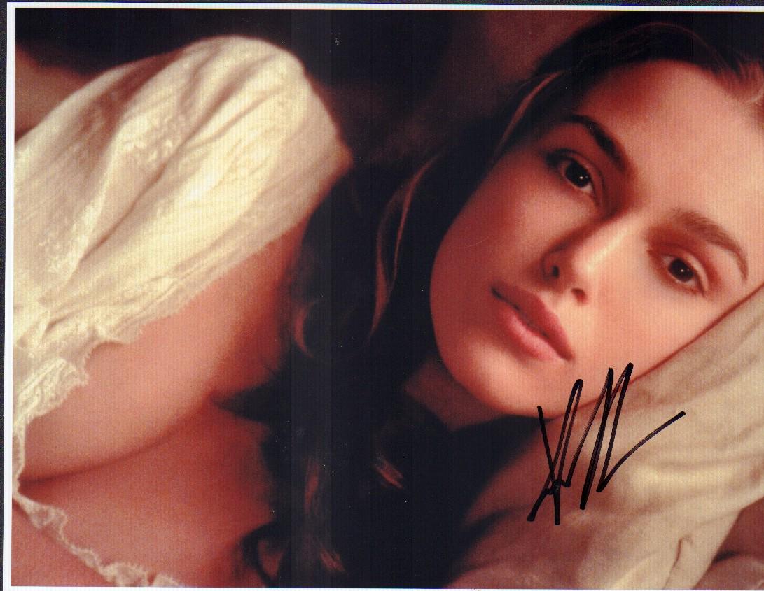 Kera Knightley: A sexy signed Pirates of the Caribbean 8x10 by the actress with COA