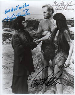 Planet of the Apes cast: A vintage bw 8x10 signed by Charleton Heston, Linda Harrison and Kim Hunter !