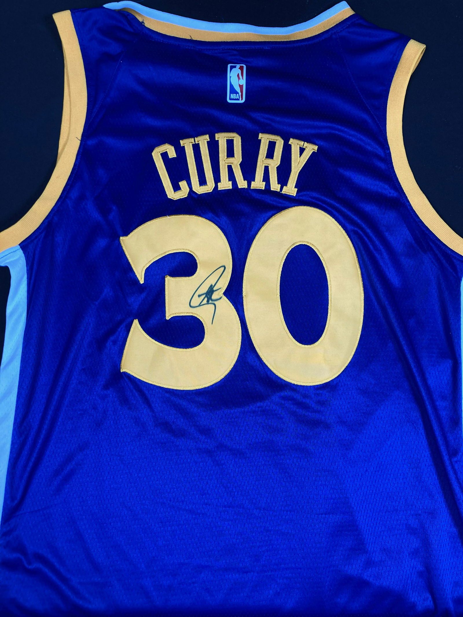 Stephan Curry signed jersey (1 of 1)