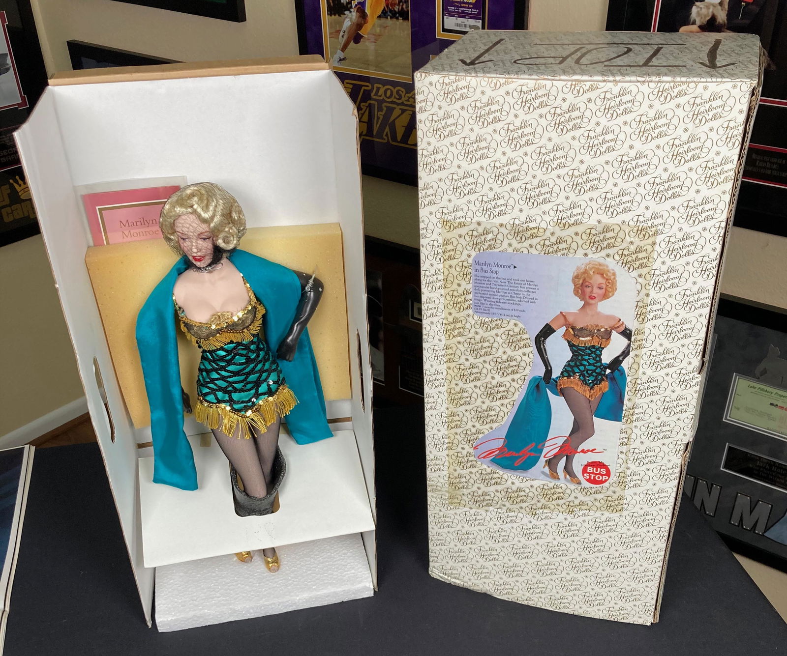 Marilyn Monroe Bus Stop porcelain doll (1 of 1)