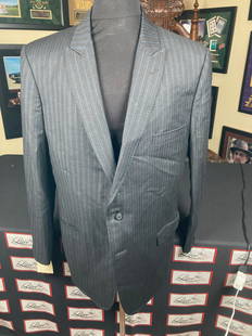 CASTLE Nathan Fillion custom blazer worn on screen: A DiStefano custom Italian blazer worn on screen in multiple episodes by Star Nathan Fillion PLUS a DVD cover Inside pocket labels shows production and stars name as well with LOAs these blazers cost