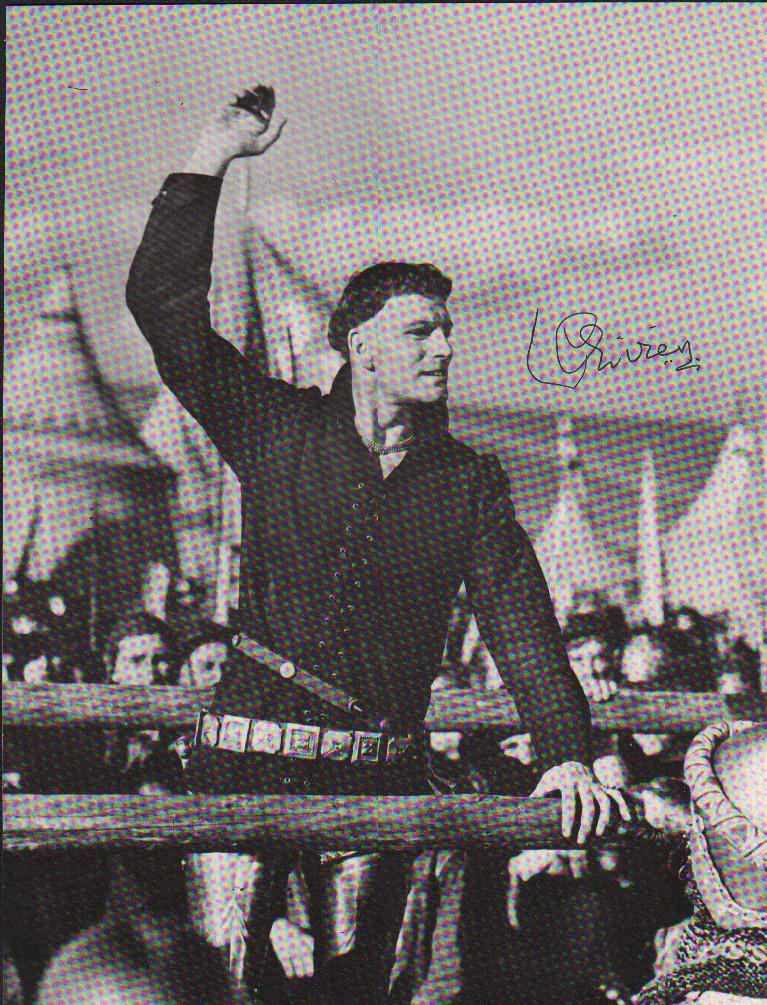 Sir Lawrence Olivier signed photograph (1 of 1)