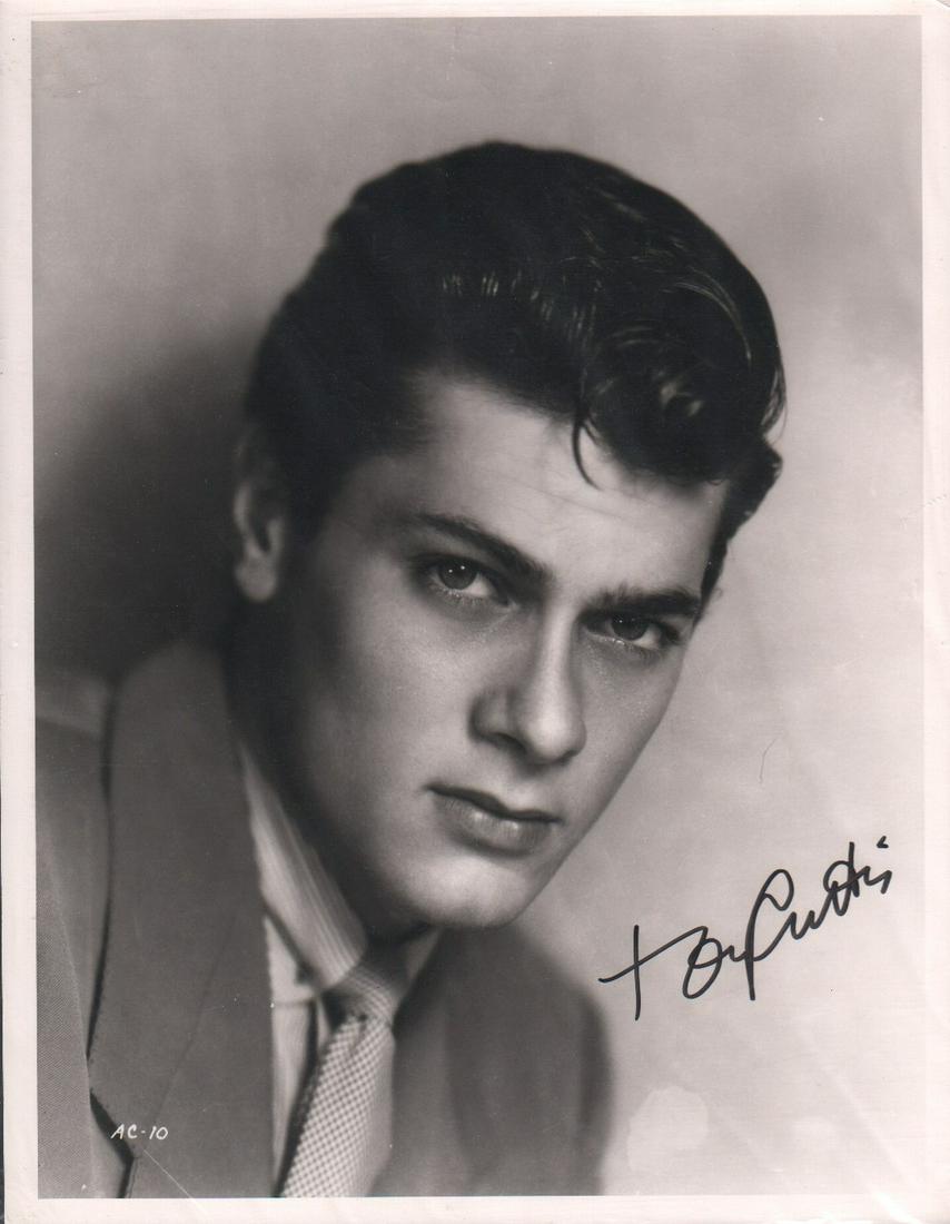 Tony Curtis bw 8x10: A bw vintage portrait young signed late rby Curtis with COA