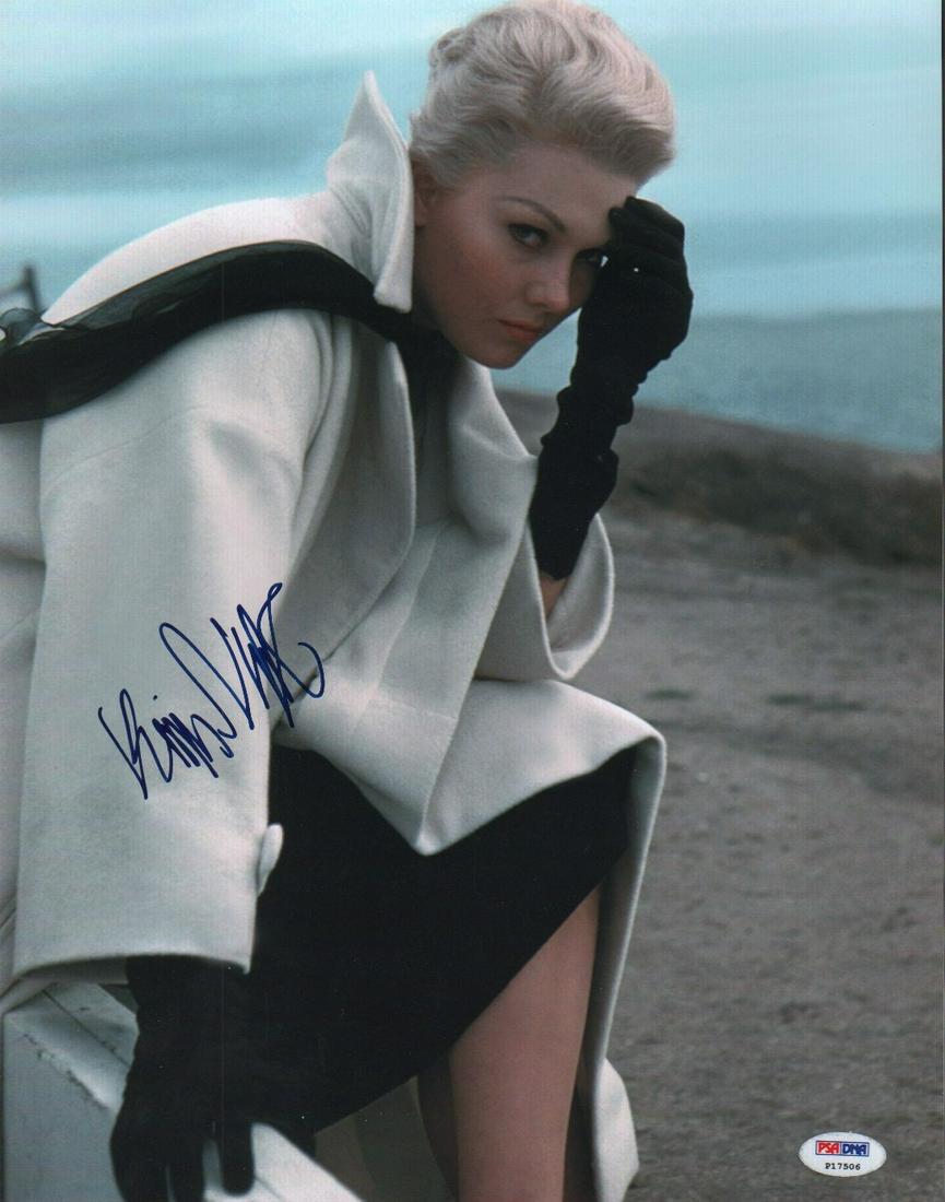 Kim Novak PSA signed 11x14 photograph (1 of 1)