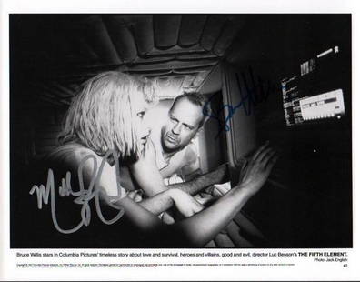 The Fifth Element signed photo: A vintage bw original 8x10 signed by stars Bruce Willis and Milla Jovovich with COA