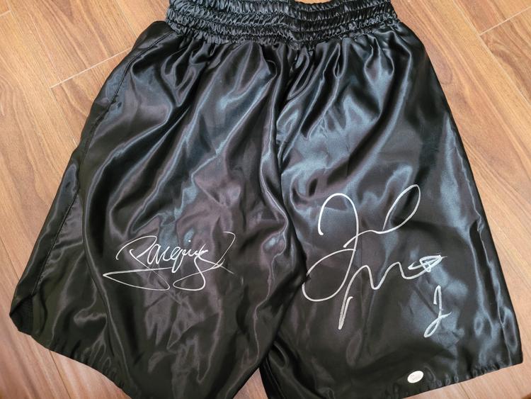 Floyd Mayweather and Manny Pacquioa signed boxing (1 of 1)