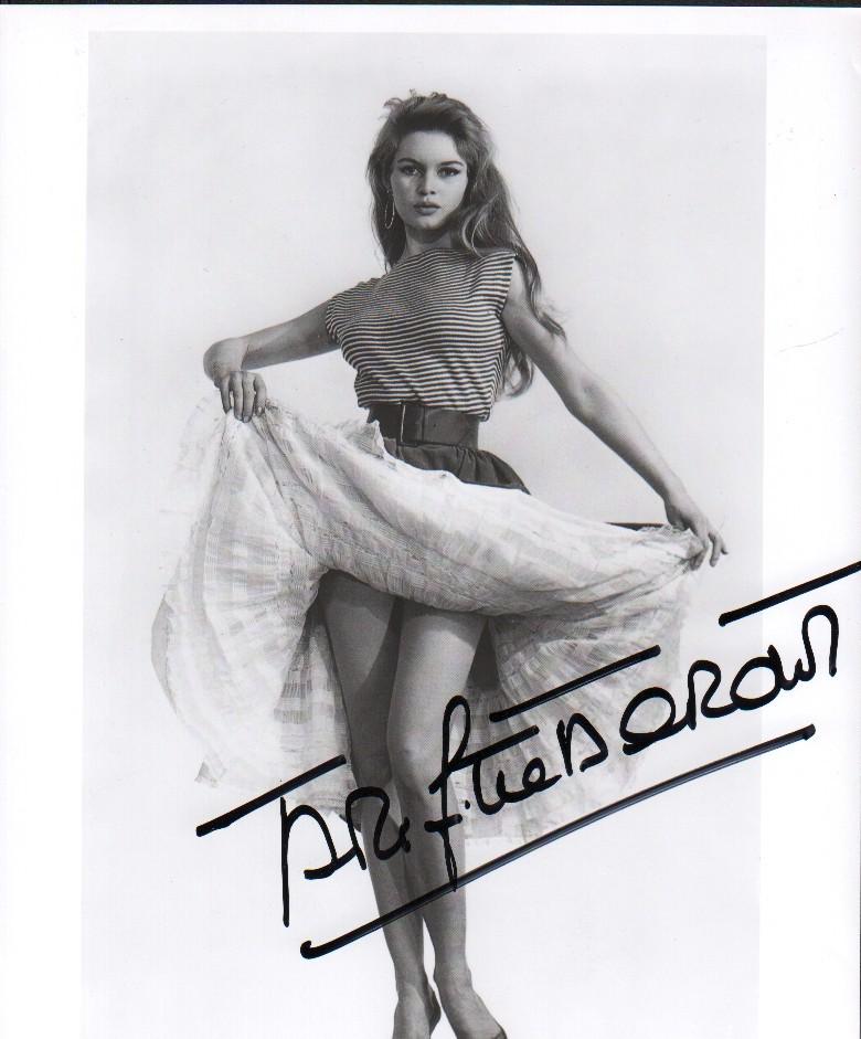 Brigitte Bardot signed photograph (1 of 1)