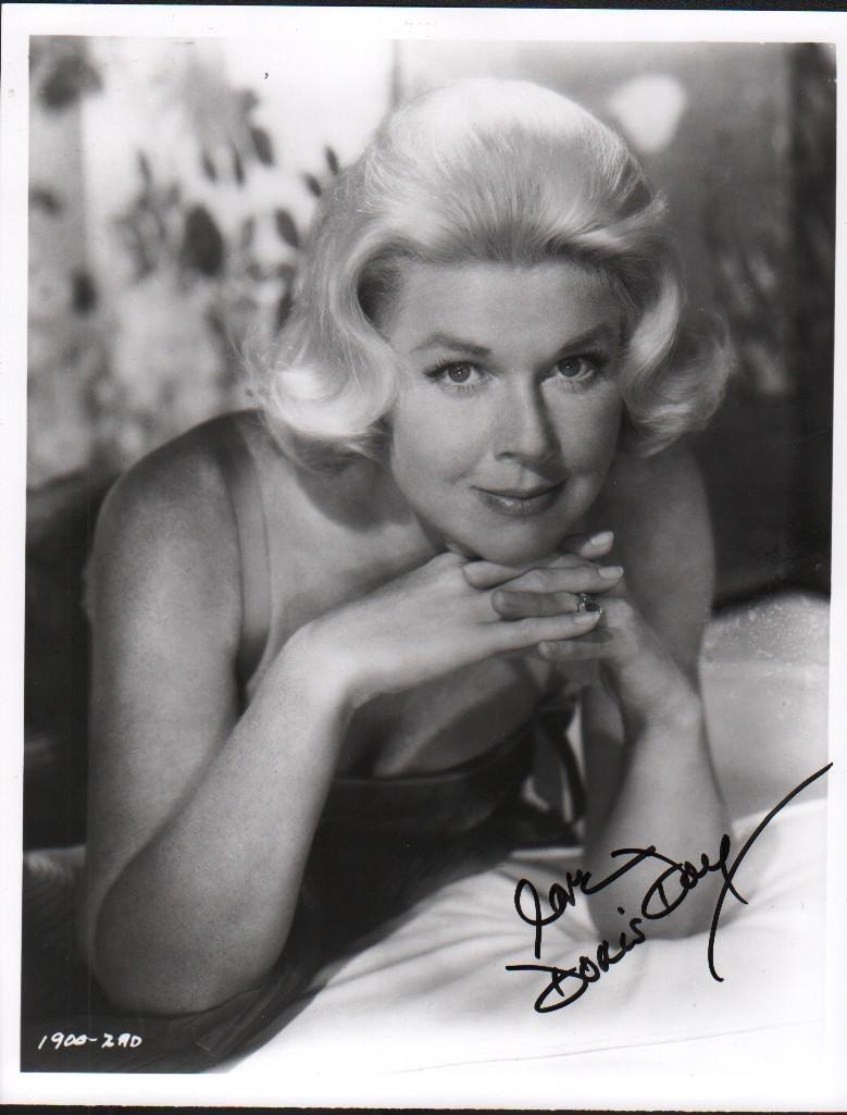 Doris Day signed photograph (1 of 1)
