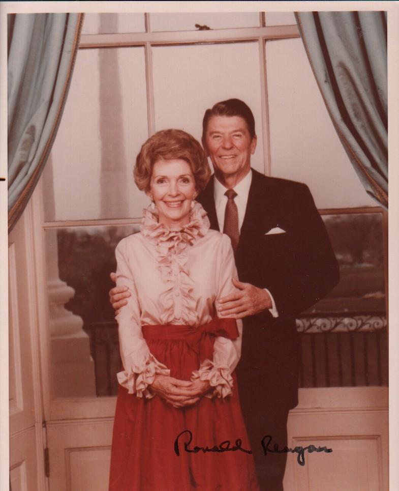 Ronald Reagan signed photograph as President (1 of 1)
