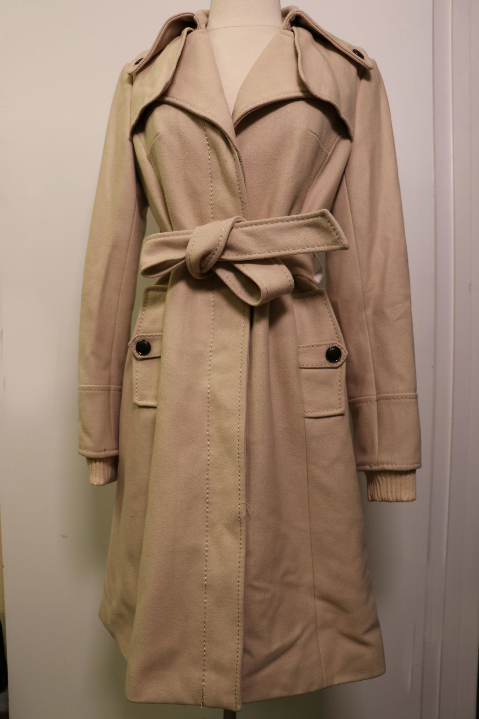 GUCCI Castle worn Stana Katic jacket (1 of 1)