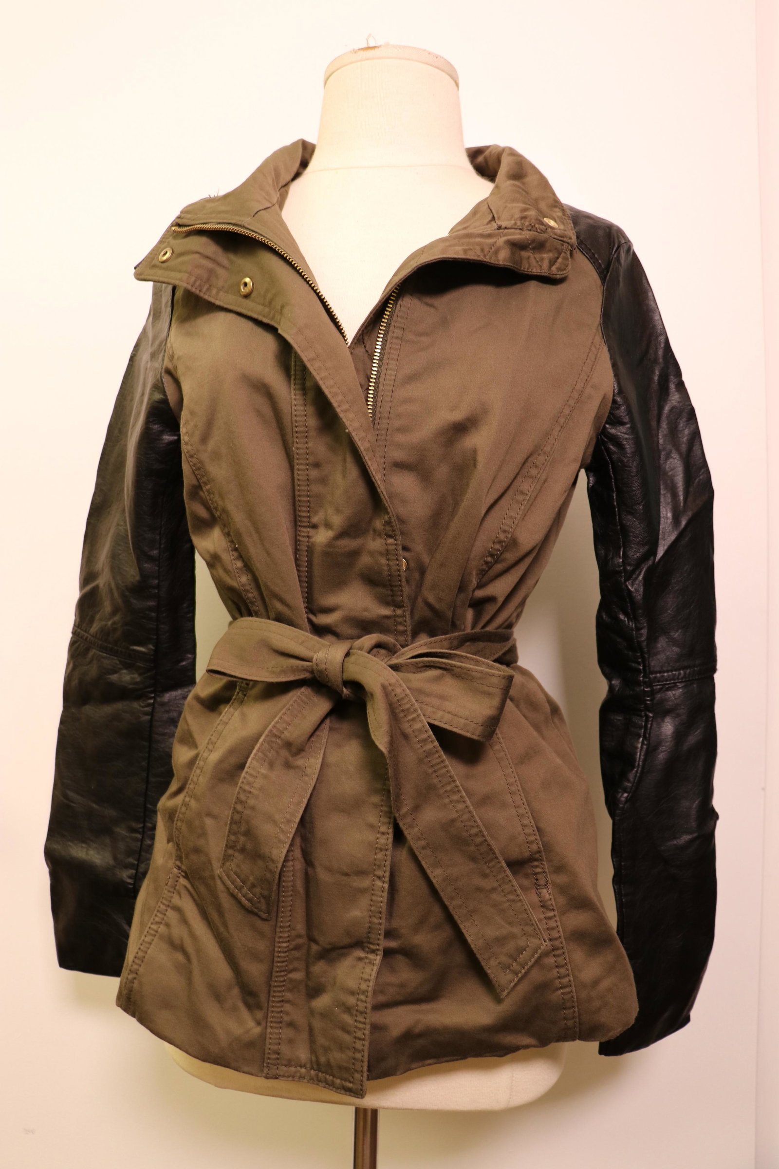 H& M jacket worn in Castle by actress Stana Katic (1 of 1)