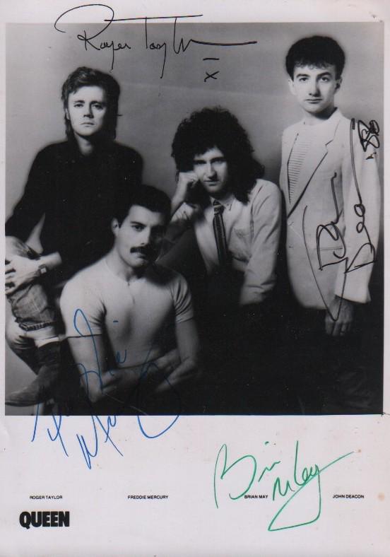 QUEEN vintage signed photograph (1 of 1)