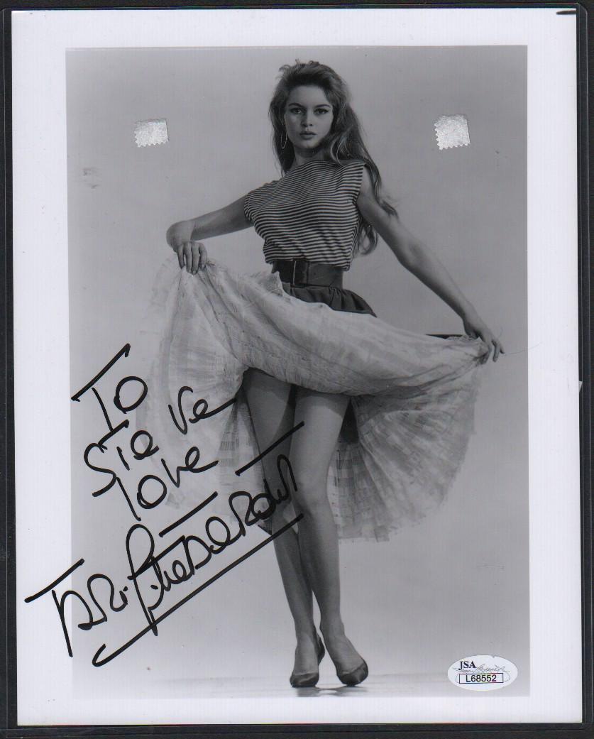 Brigitte Bardot signed photograph (1 of 1)