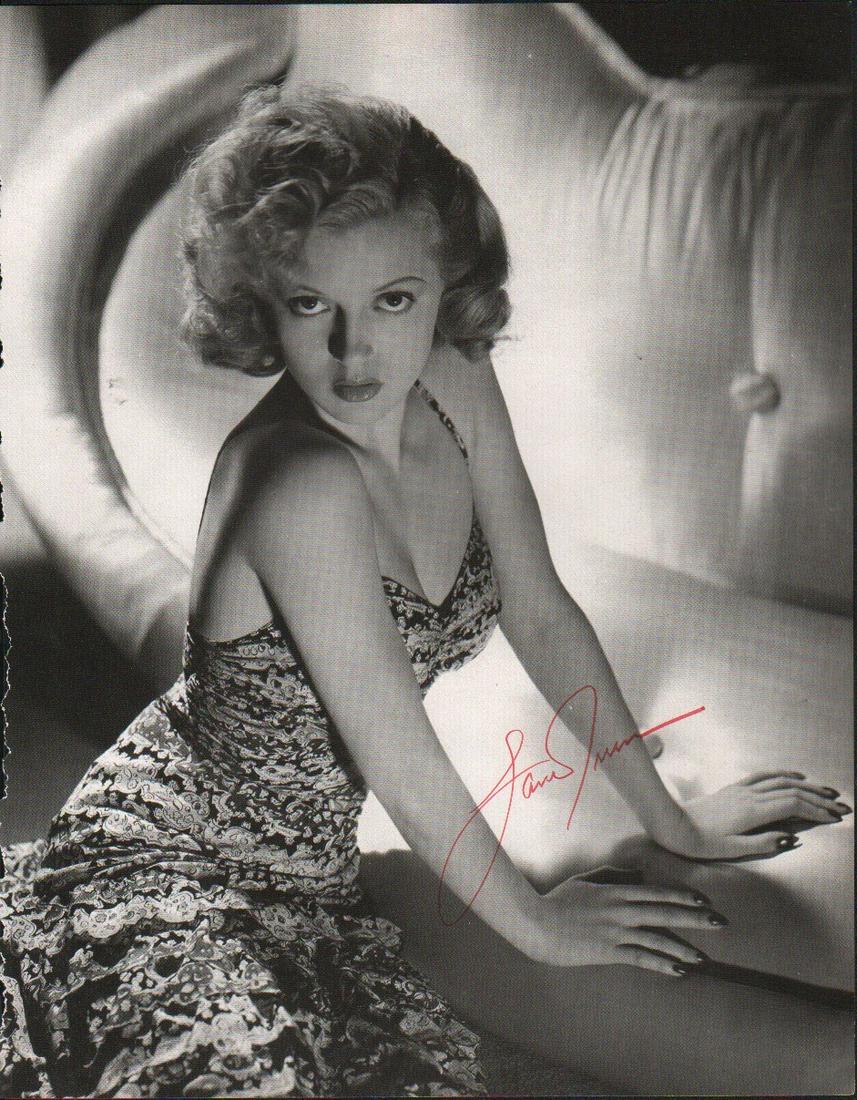 Lana Turner signed photograph (1 of 1)