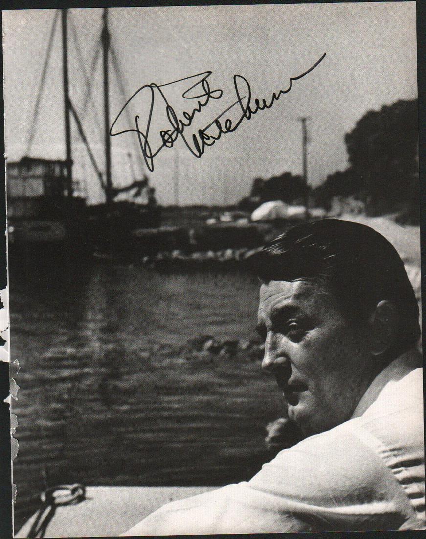 Robert Mitchum signed photograph (1 of 1)