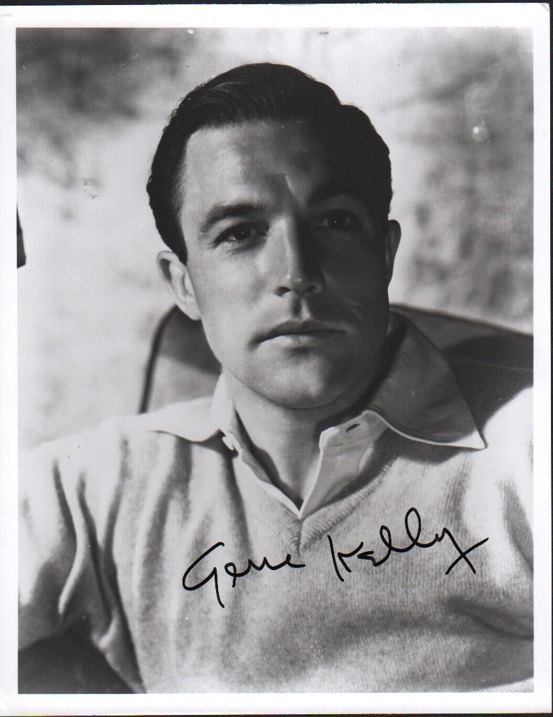 Gene Kelly vintage signed photograph (1 of 1)
