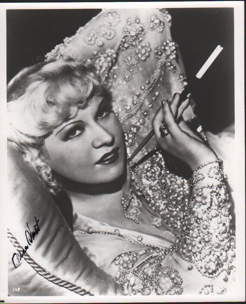 Mae West signed photograph (1 of 1)