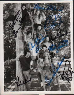 Brady Bunch vintage cast signed photograph: A vintage rare original 8x10 signed by the cast plus !! All six child stars McCormick Williams Olsen Plumb Knight and Lookinland PLUS Florence Henderson (deceased) Robert Reed (deceased) and Ann B