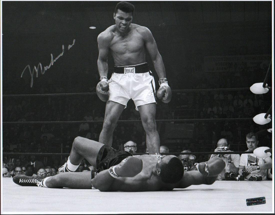 Muhammad Ali signed 11x14 photograph (1 of 1)