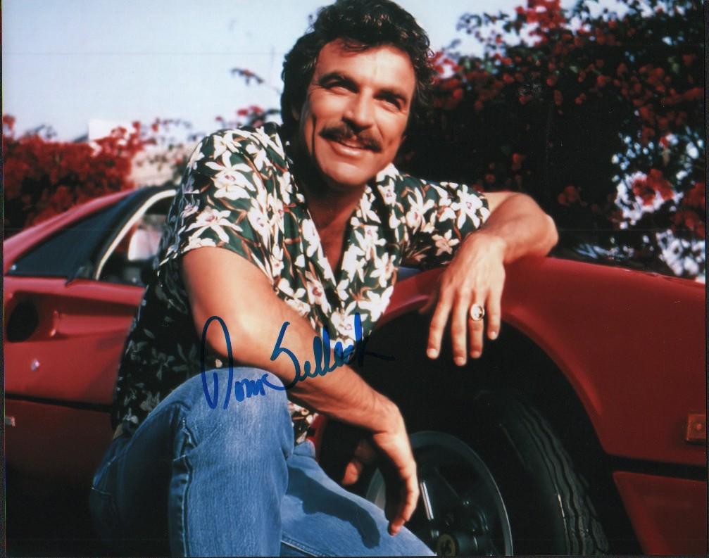 Tom Selleck signed Magnum PI photograph (1 of 1)