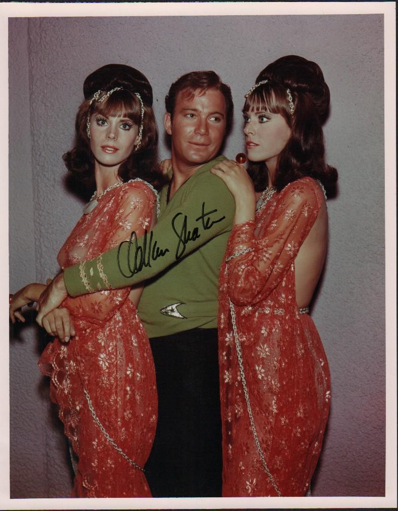 William Shatner signed Star Trek photograph (1 of 1)