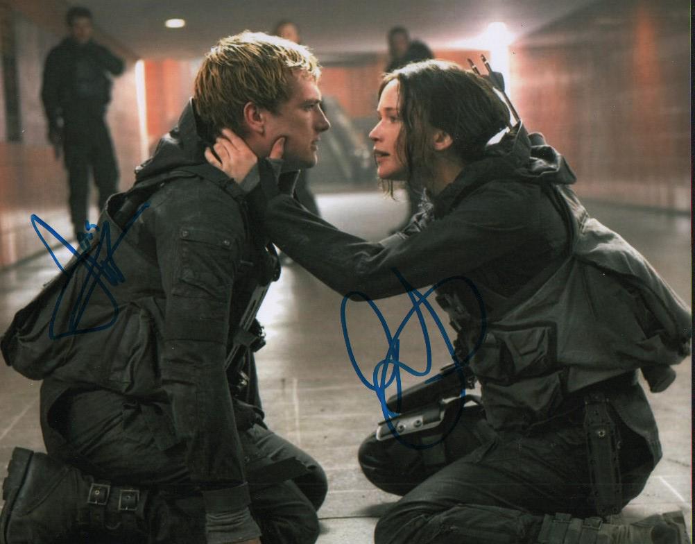 Hunger Games cast signed photograph (1 of 1)