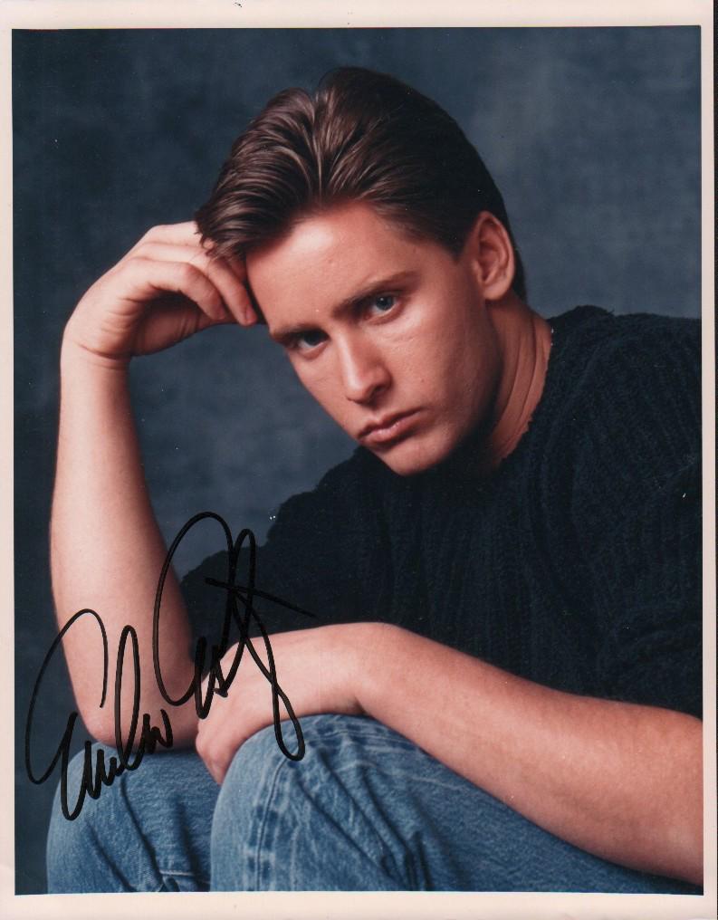 Emilio Estevez signed photograph: Vintage color signed 8x10 of the Brat Pack star with COA