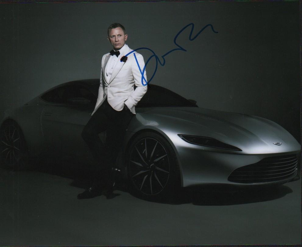 Daniel Craig James Bond signed photograph (1 of 1)
